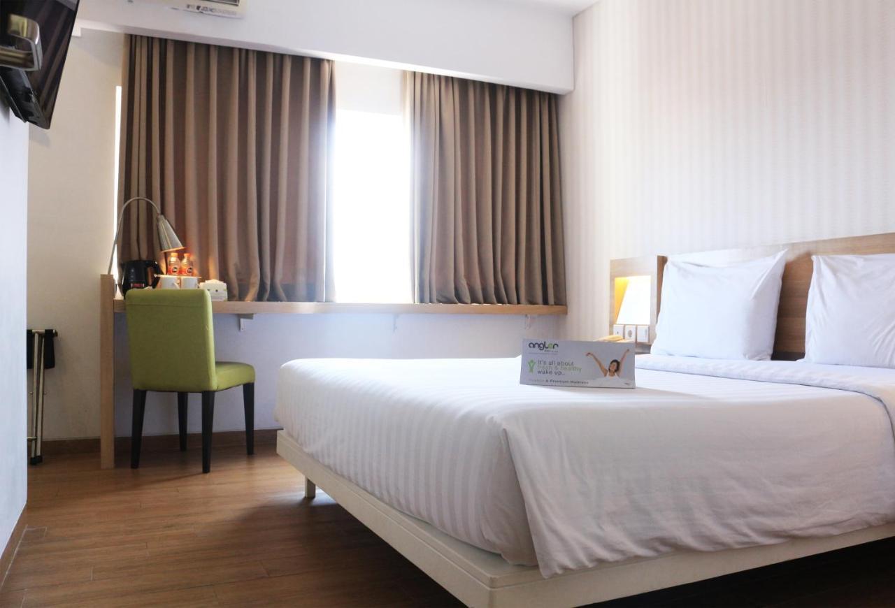 Whiz Prime Hotel Basuki Rahmat מאלאנג מראה חיצוני תמונה