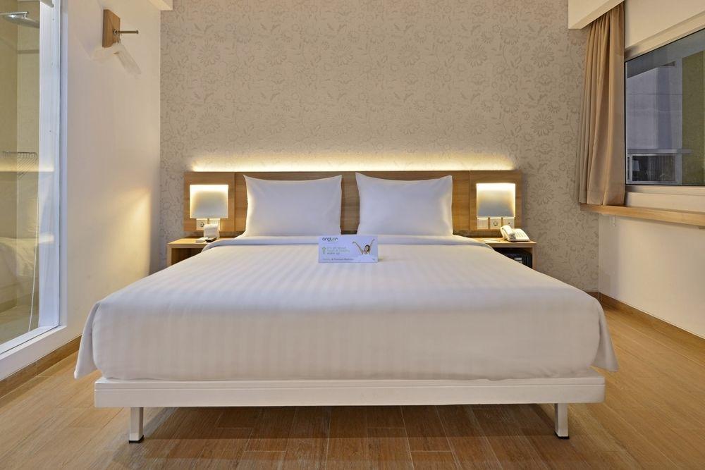 Whiz Prime Hotel Basuki Rahmat מאלאנג מראה חיצוני תמונה