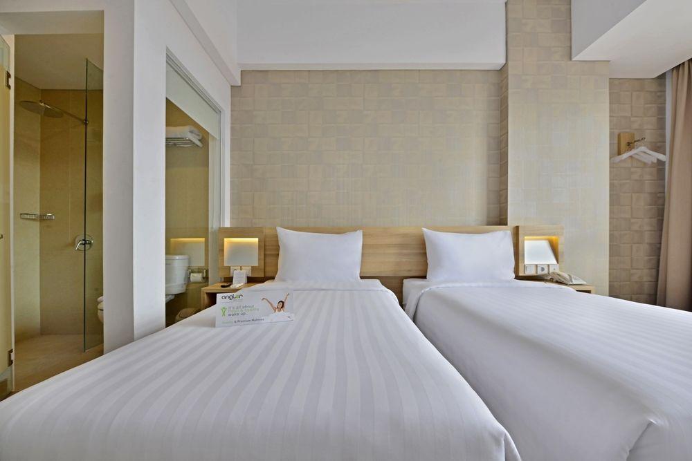 Whiz Prime Hotel Basuki Rahmat מאלאנג מראה חיצוני תמונה